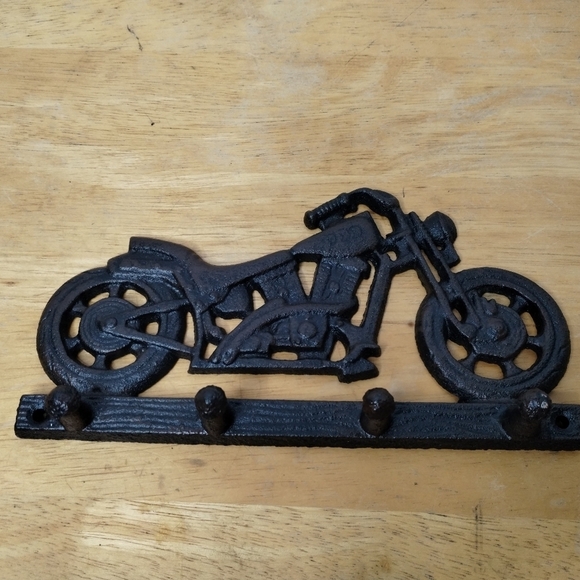 Small cast iron motorcycle wall key holder - Picture 2 of 2